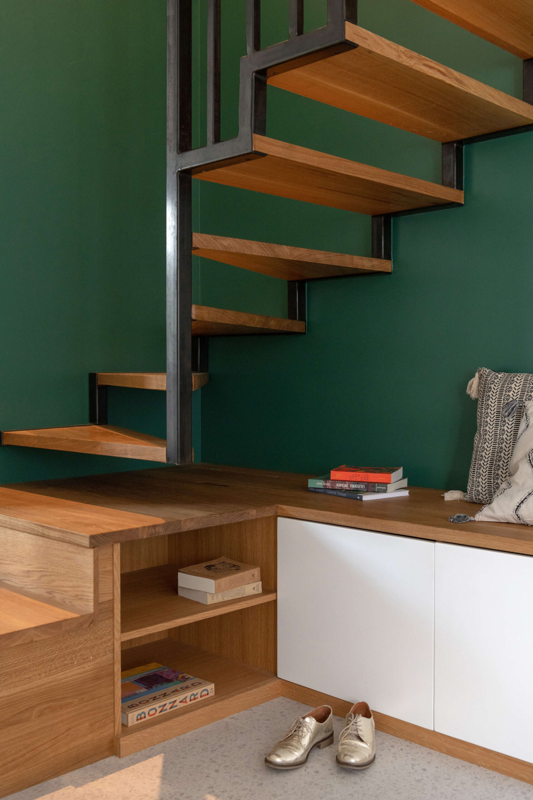 Escalier design bois et acier sur mesure à Lyon